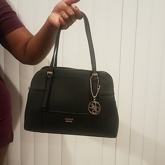 NWOT Black Textured Purse By Guess. - Picture 2 of 7
